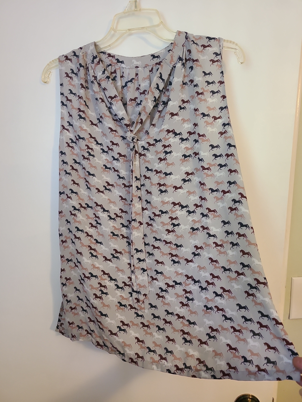LOFT Outlet Sleeveless Horse Print Pleated Blouse Classic Equestrian Preppy M
